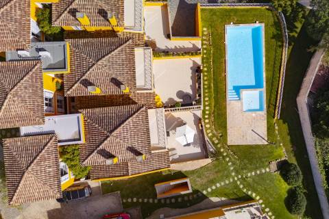 MORADIA T3+1  EM CONDOMÍNIO FECHADO NA MALVEIRA DA SERRA