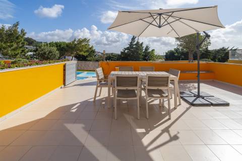 MORADIA T3+1  EM CONDOMÍNIO FECHADO NA MALVEIRA DA SERRA