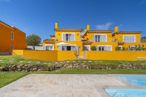 MORADIA T3+1  EM CONDOMÍNIO FECHADO NA MALVEIRA DA SERRA