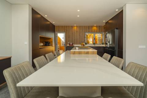 MORADIA T3+1  EM CONDOMÍNIO FECHADO NA MALVEIRA DA SERRA