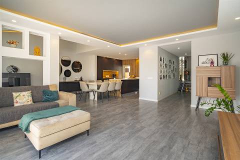 MORADIA T3+1  EM CONDOMÍNIO FECHADO NA MALVEIRA DA SERRA