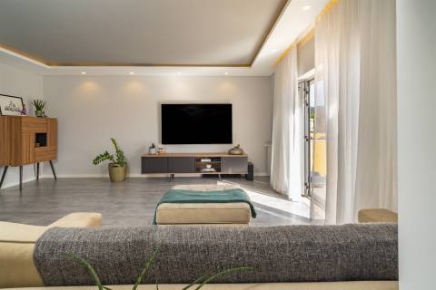 MORADIA T3+1  EM CONDOMÍNIO FECHADO NA MALVEIRA DA SERRA