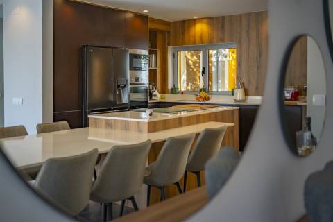 MORADIA T3+1  EM CONDOMÍNIO FECHADO NA MALVEIRA DA SERRA