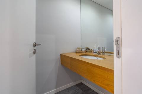 MORADIA T3+1  EM CONDOMÍNIO FECHADO NA MALVEIRA DA SERRA