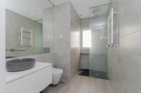 Moradia 5 assoalhadas, com piscina no Zambujeiro.