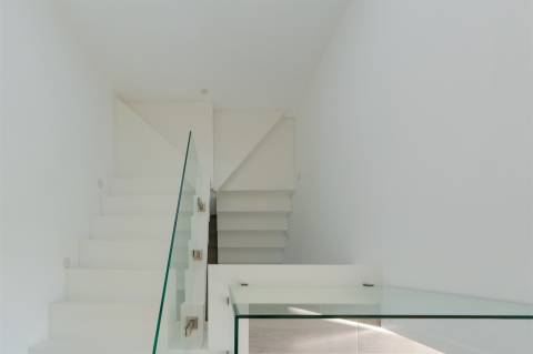 Moradia 5 assoalhadas, com piscina no Zambujeiro.