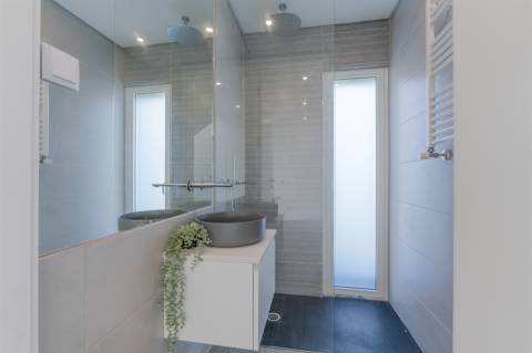 Moradia 5 assoalhadas, com piscina no Zambujeiro.