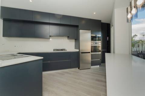 Moradia 5 assoalhadas, com piscina no Zambujeiro.