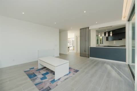 Moradia 5 assoalhadas, com piscina no Zambujeiro.