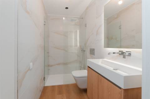 Moradia  Isolada T4 com piscina, jardim e garagem em Murches.