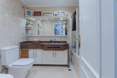 Apartamento T3 no Monte Estoril Excelente apartamento de 4 assoalhadas no Monte Estoril, Cascais