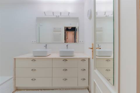 Apartamento T3 no Monte Estoril Excelente apartamento de 4 assoalhadas no Monte Estoril, Cascais