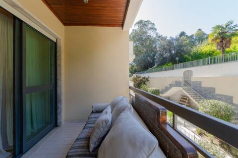 Apartamento T3 no Monte Estoril Excelente apartamento de 4 assoalhadas no Monte Estoril, Cascais