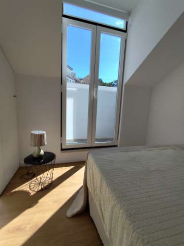 T2 Remodelado com Vista Rio em São Vicente Lisboa