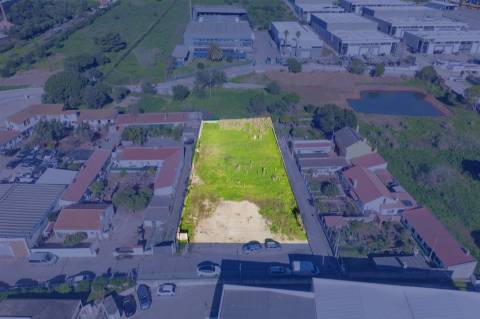 Terreno em Alcoitão com projeto aprovado para 4 Armazéns