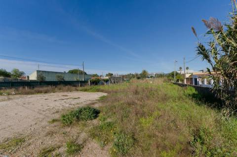 Terreno em Alcoitão com projeto aprovado para 4 Armazéns