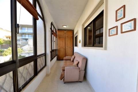 Moradia 4 assoalhadas para arrendamento em São Pedro Do Estoril.