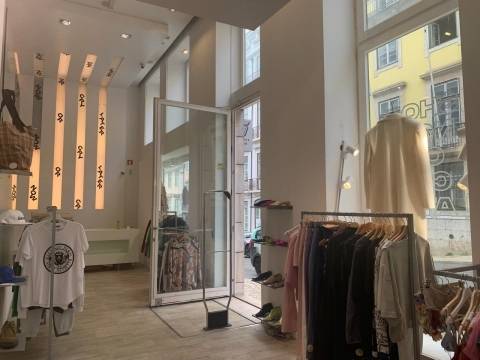 Loja e sobreloja em Zona Prime na Rua do Alecrim, Chiado, Lisboa.