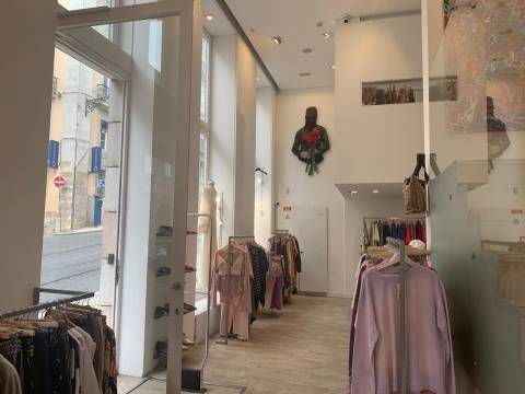 Loja e sobreloja em Zona Prime na Rua do Alecrim, Chiado, Lisboa.