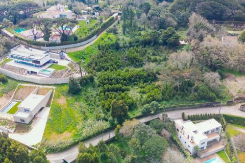 Lote de Terreno, com Projeto Aprovado, em Sintra