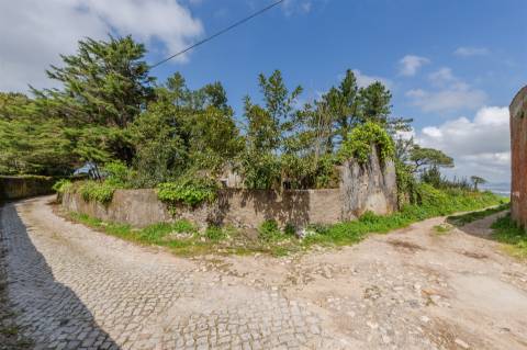 Lote de Terreno, com Projeto Aprovado, em Sintra
