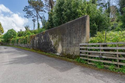 Lote de Terreno, com Projeto Aprovado, em Sintra