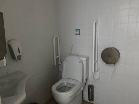 2 Lojas para Venda no Carregado