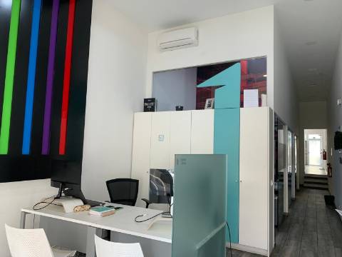 2 Lojas para Venda no Carregado