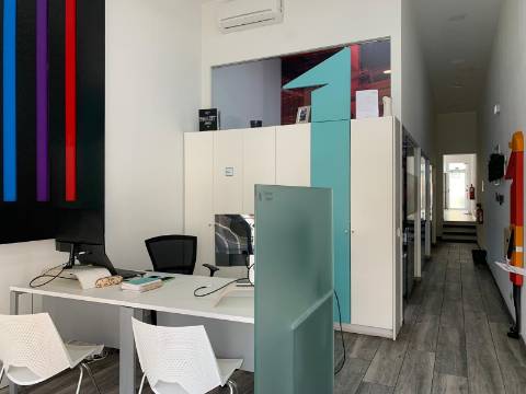 2 Lojas para Venda no Carregado