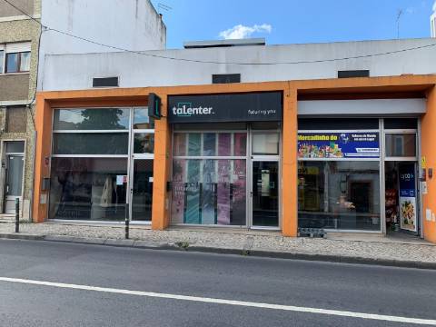 2 Lojas para Venda no Carregado