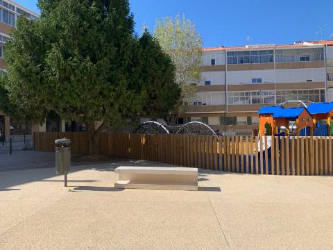 Loja para Venda em Mem Martins – Localização Premium.