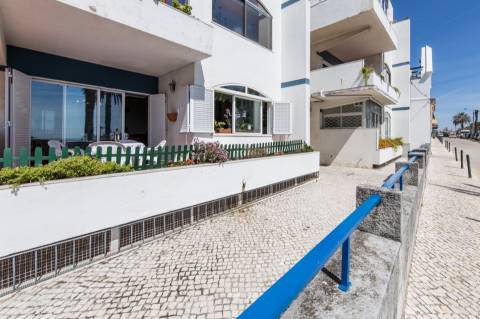 Apartamento 4 assoalhadas a 2 min a pé da praia Do Tamariz.