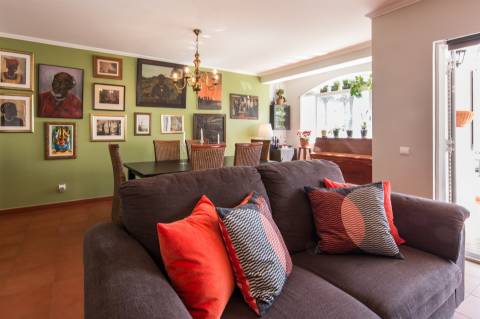 Apartamento 4 assoalhadas a 2 min a pé da praia Do Tamariz.