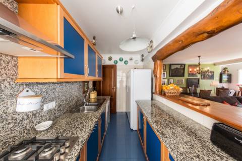 Apartamento 4 assoalhadas a 2 min a pé da praia Do Tamariz.