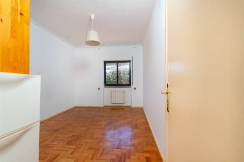 Moradia 4 assoalhadas a 20 min a pé da praia Do Guincho.