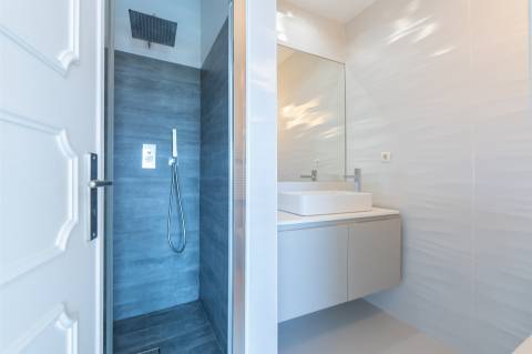 Moradia de 4 assoalhadas com vista total de mar em São Pedro Estoril