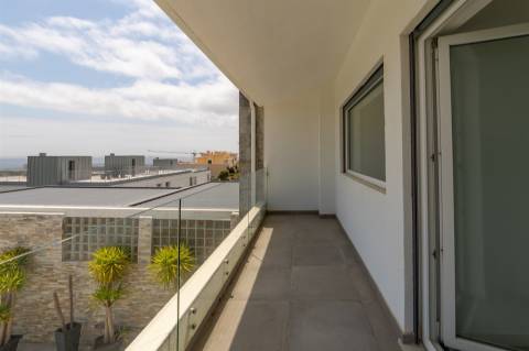 Moradia de 4 assoalhadas com vista total de mar em São Pedro Estoril