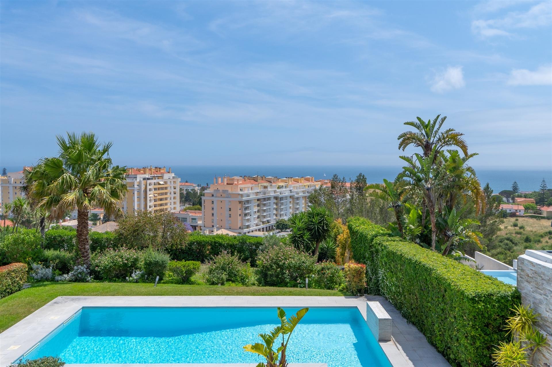 Moradia de 4 assoalhadas com vista total de mar em São Pedro Estoril