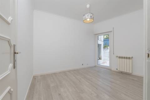 Moradia de 4 assoalhadas com vista total de mar em São Pedro Estoril