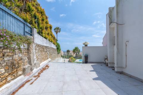 Moradia de 4 assoalhadas com vista total de mar em São Pedro Estoril