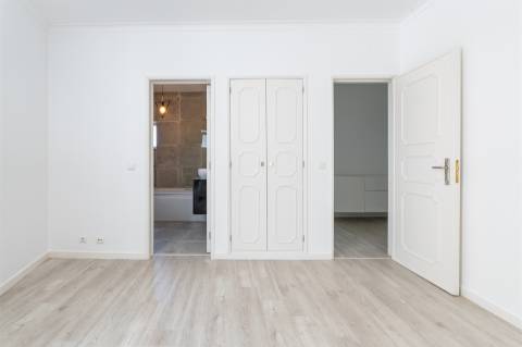 Moradia de 4 assoalhadas com vista total de mar em São Pedro Estoril