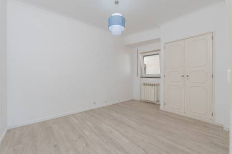 Moradia de 4 assoalhadas com vista total de mar em São Pedro Estoril