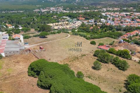 Terreno Urbano 13.456m² para Atividades Económicas e Habitação em Cascais