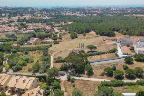 Terreno Urbano 13.456m² para Atividades Económicas e Habitação em Cascais