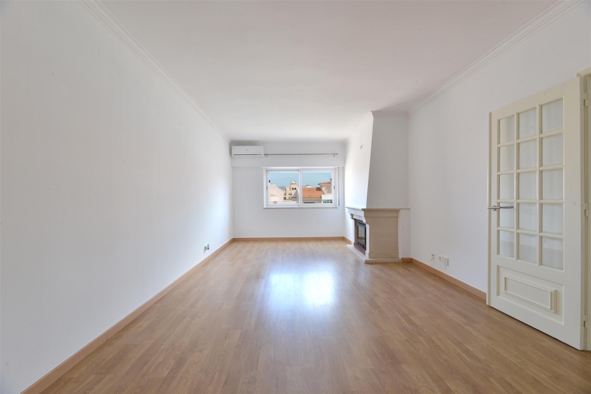 Apartamento T3 na Alameda da Guia, Cascais