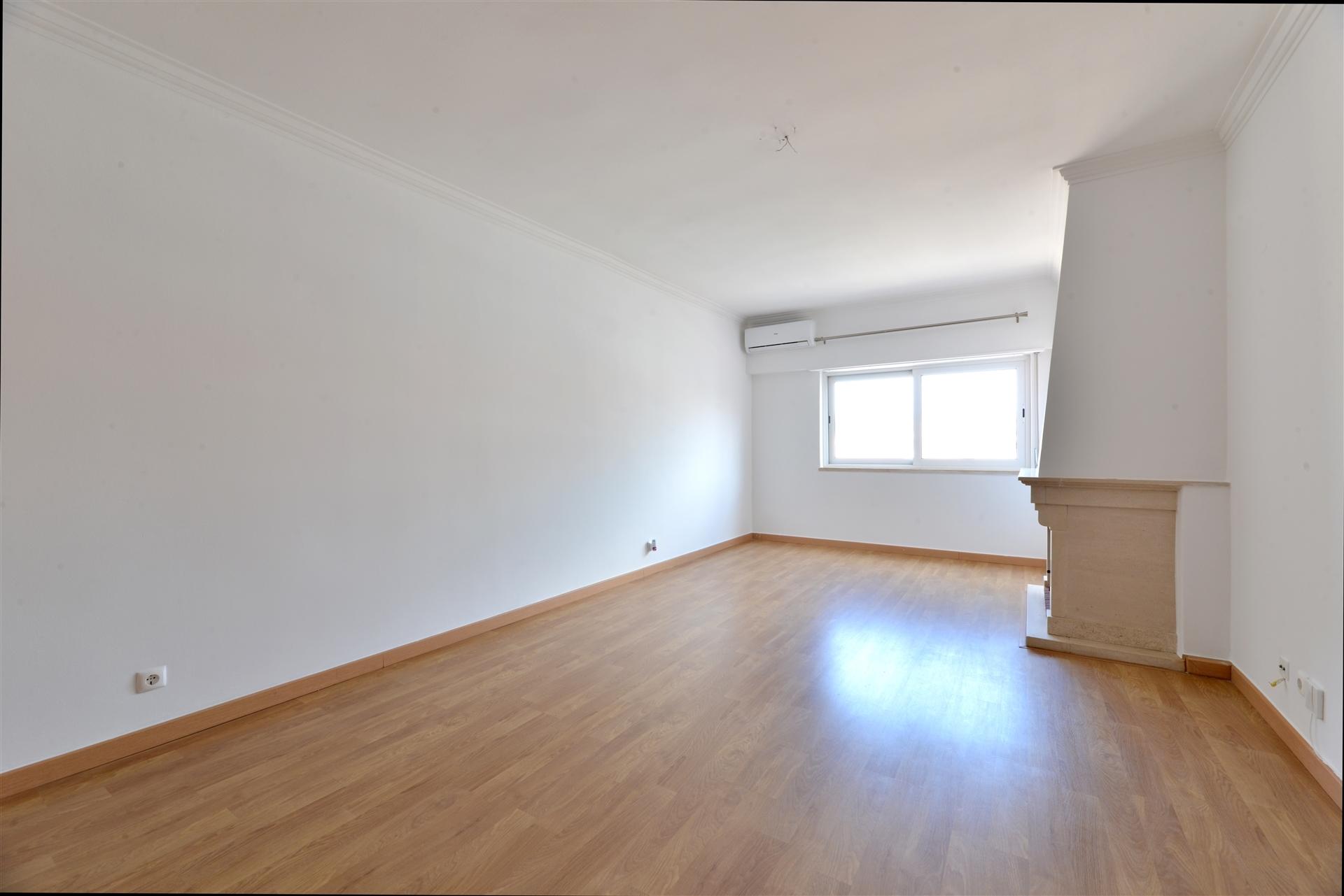 Apartamento T3 na Alameda da Guia, Cascais