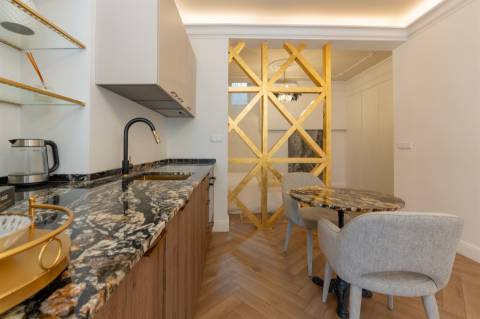 Apartamento T0 Elegante e Totalmente Equipado no Coração da Misericórdia, Lisboa  &#8203;&#8203;&#8203;&#8203;&#8203;&#8203;&#8203;Remodelado