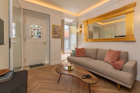 Apartamento T0 Elegante e Totalmente Equipado no Coração da Misericórdia, Lisboa  &#8203;&#8203;&#8203;&#8203;&#8203;&#8203;&#8203;Remodelado