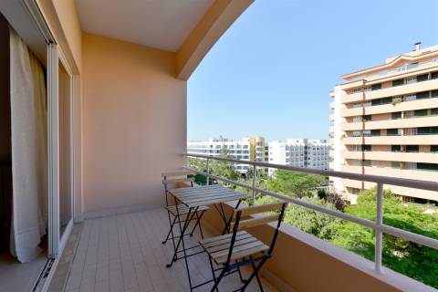 Apartamento T2 Mobilado no Bairro do Rosário – Guia, Cascais