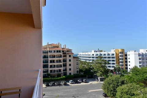 Apartamento T2 Mobilado no Bairro do Rosário – Guia, Cascais